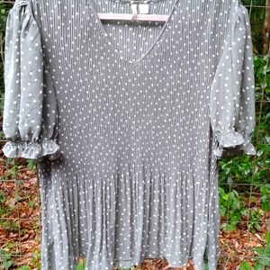 CATO micropleated top sage green with small dots Sz.XL